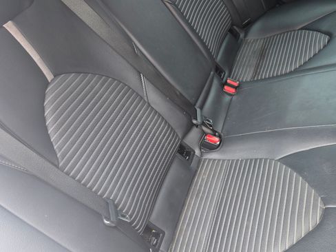 Used 2018 Toyota Camry SE image 6