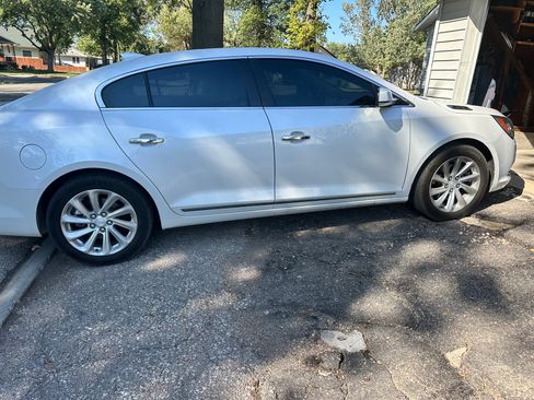 Used 2016 Buick LaCrosse Leather w/ Experience Buick Package FWD image 4
