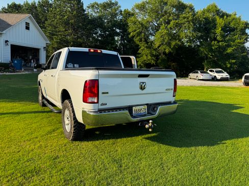 Used 2018 RAM 1500 Classic SLT AWD/4WD image 10