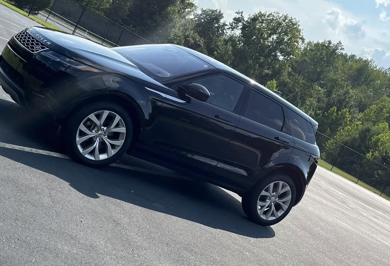 Used 2020 Land Rover Range Rover Evoque SE AWD/4WD image 2