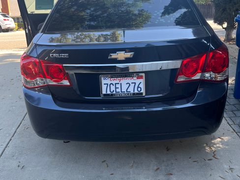 Used 2014 Chevrolet Cruze LS FWD image 4