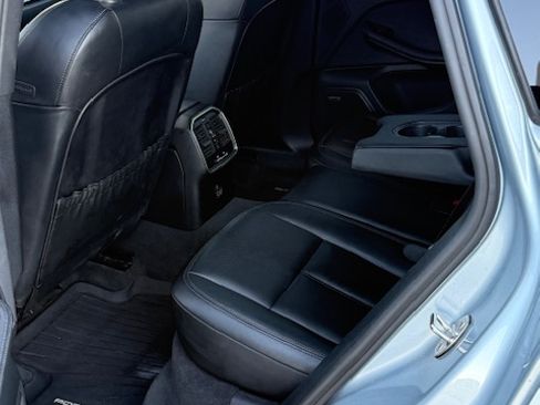 Used 2021 Porsche Macan image 12