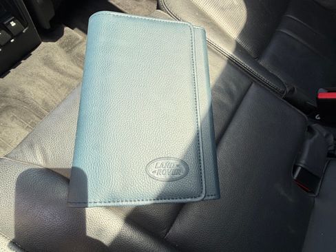 Used 2018 Land Rover Discovery Sport HSE image 10