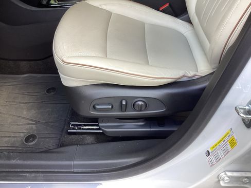 Used 2024 Buick Encore GX Avenir w/ Avenir Convenience Package image 19