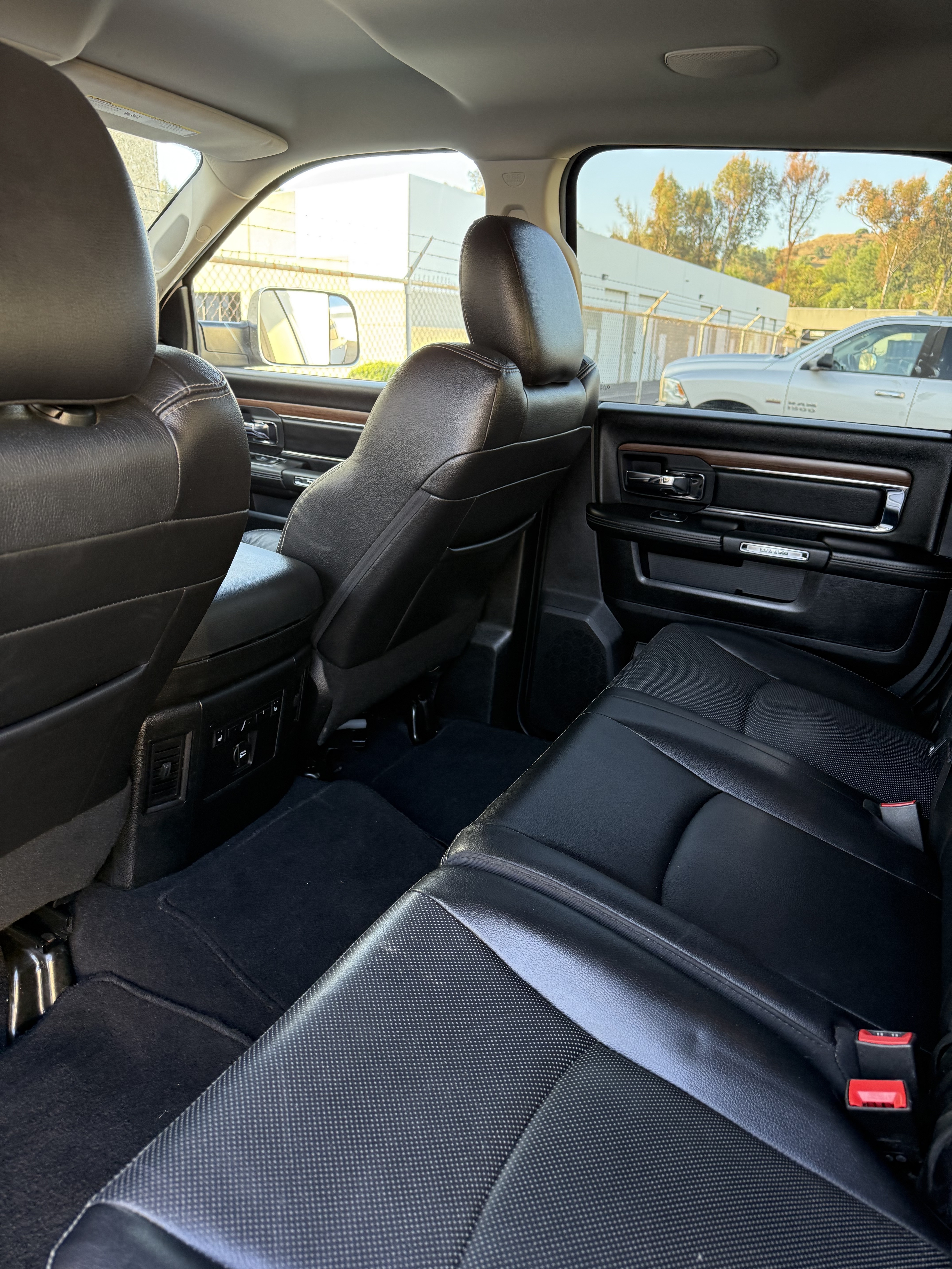 Used 2016 RAM 2500 Laramie w/ Convenience Group AWD/4WD image 15