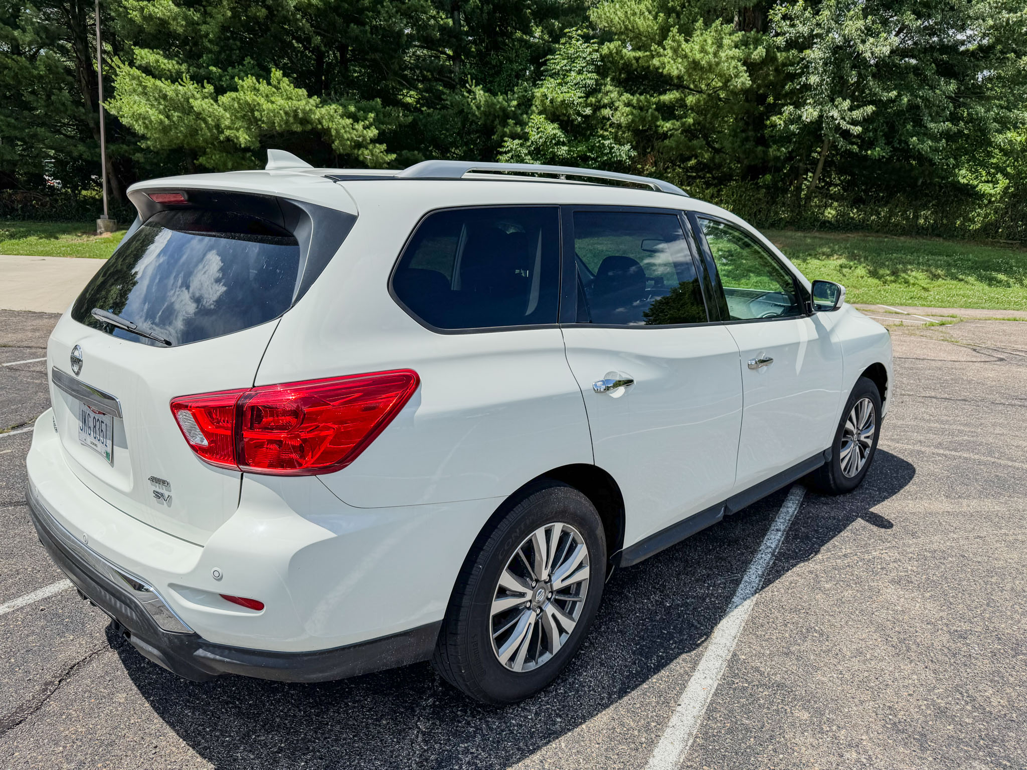 Used 2020 Nissan Pathfinder SV AWD/4WD image 4