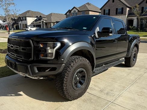 Used 2018 Ford F150 Raptor w/ Equipment Group 802A Luxury image 15