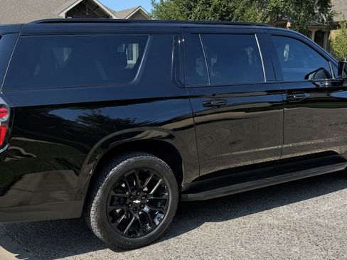 Used 2022 Chevrolet Suburban RST w/ Sport Performance Package AWD/4WD image 6