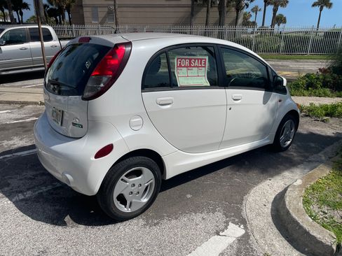 Used 2017 Mitsubishi i ES RWD image 9