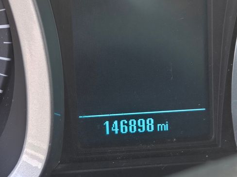 Used 2015 Chevrolet Equinox LS image 9