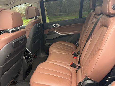 Used 2019 BMW X7 xDrive40i w/ Premium Package image 10