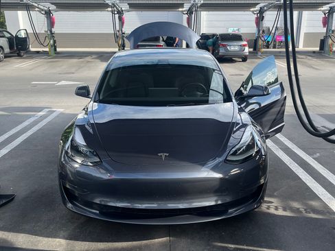 Used 2023 Tesla Model 3 Standard Range RWD image 11