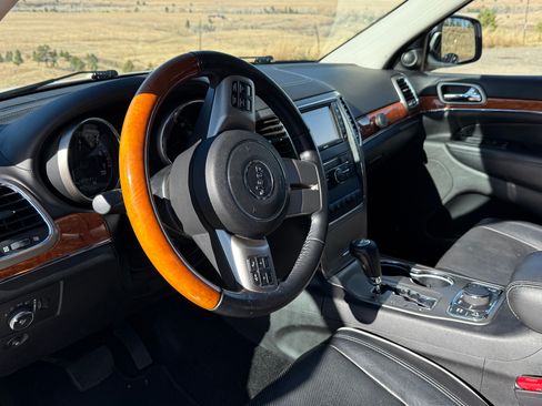 Used 2012 Jeep Grand Cherokee Overland image 13