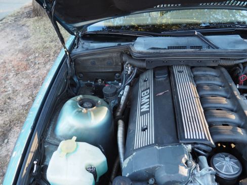 Used 1995 BMW 325i Convertible RWD image 29