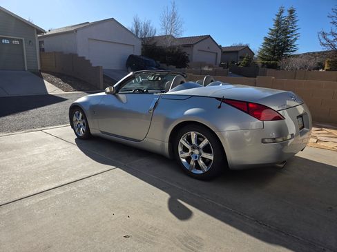 Used 2004 Nissan 350Z Touring image 5