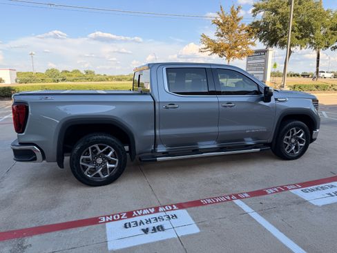 Used 2024 GMC Sierra 1500 SLT AWD/4WD image 11
