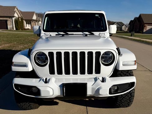 Used 2022 Jeep Wrangler Unlimited Sahara image 2