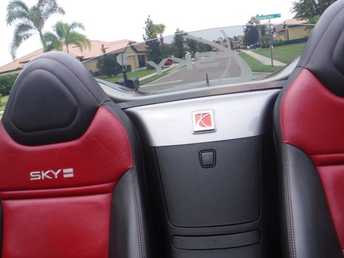 Used 2007 Saturn Sky Red Line RWD image 13