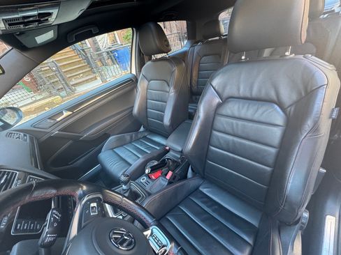 Used 2015 Volkswagen GTI SE image 9