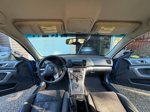 Used 2008 Subaru Outback 2.5i L.L. Bean AWD/4WD image 6
