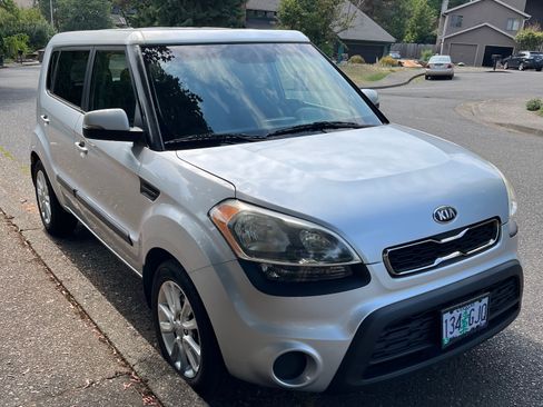 Used 2013 Kia Soul + w/ Audio Pkg image 5