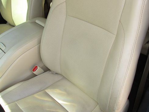 Used 2015 Toyota Highlander Limited FWD image 15
