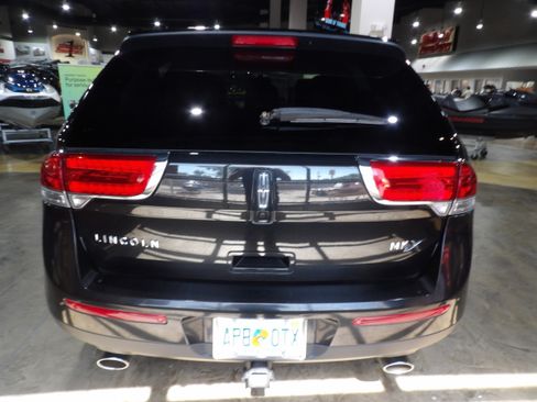 Used 2013 Lincoln MKX FWD image 9