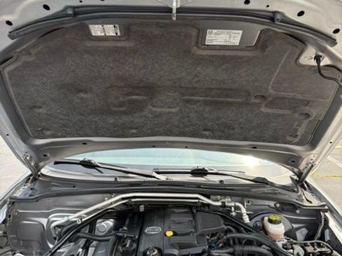 Used 2010 MAZDA MX-5 Miata Touring RWD image 12