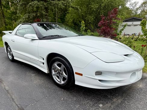 Used 2000 Pontiac Firebird Formula w/ Security Pkg RWD image 9