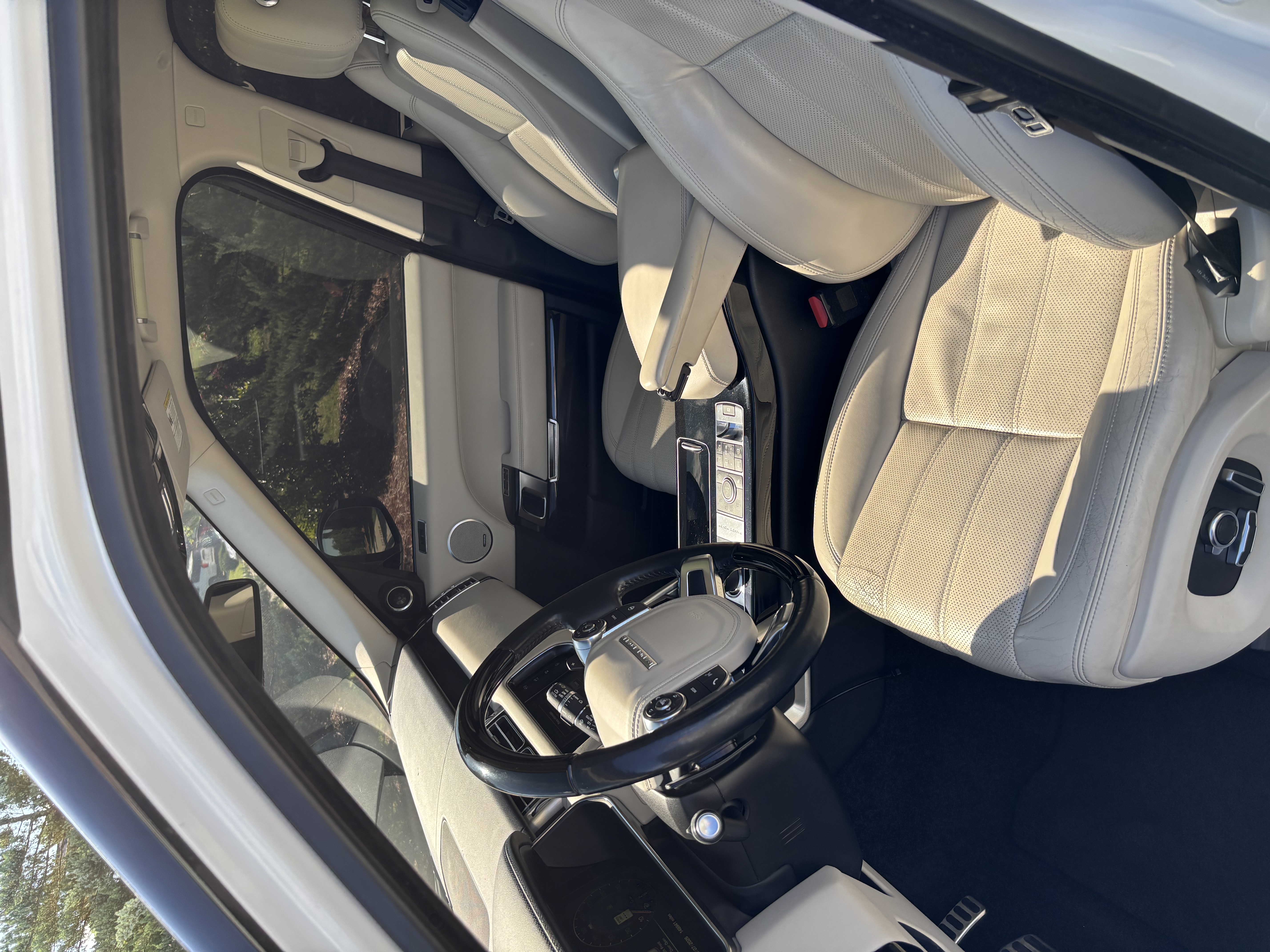 Used 2016 Land Rover Range Rover Supercharged AWD/4WD image 11