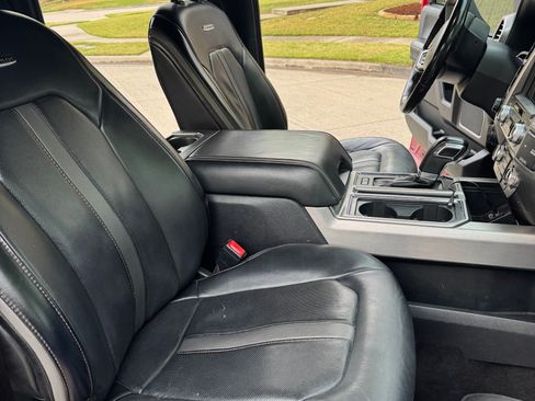 Used 2020 Ford F150 Platinum w/ Equipment Group 701A Luxury image 11