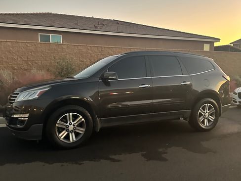 Used 2015 Chevrolet Traverse LT image 5