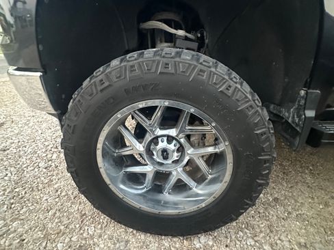 Used 2022 Chevrolet Silverado 1500 LT AWD/4WD image 13
