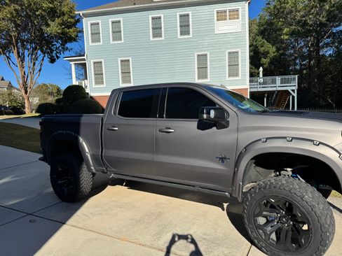 Used 2020 Chevrolet Silverado 1500 LTZ w/ LTZ Premium Package image 17