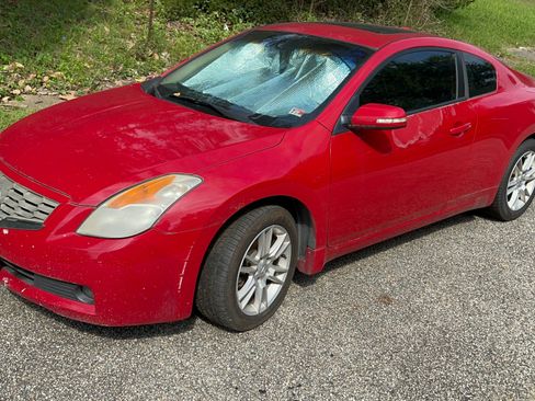 Used 2008 Nissan Altima 3.5 SE w/ Premium Pkg image 2