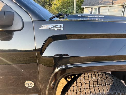 Used 2016 GMC Sierra 1500 SLT w/ Suspension Package, Off-Road AWD/4WD image 10
