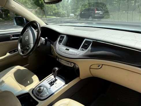 Used 2011 Hyundai Genesis 4.6 RWD image 11