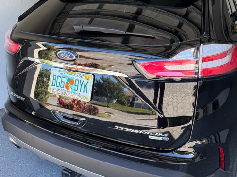 Used 2020 Ford Edge Titanium w/ Equipment Group 301A image 10