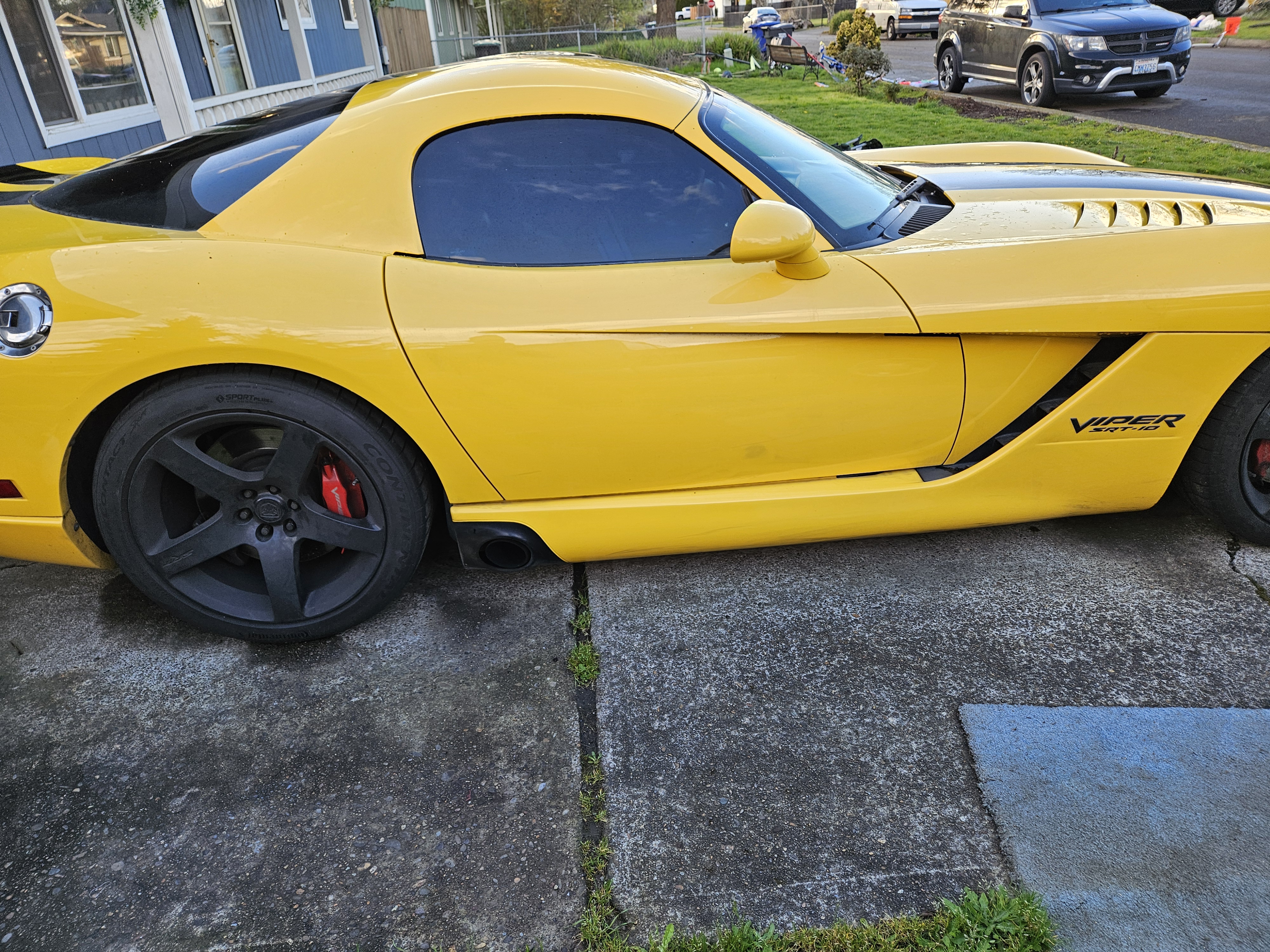 Used 2006 Dodge Viper SRT-10 RWD image 2