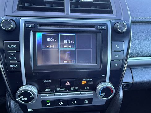 Used 2013 Toyota Camry SE image 18