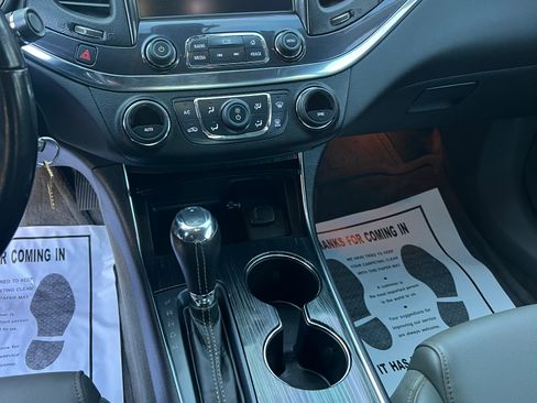 Used 2016 Chevrolet Impala LT image 21