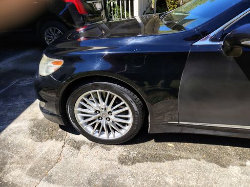 Used 2012 Lexus LS 460 w/ Sport Pkg image 9