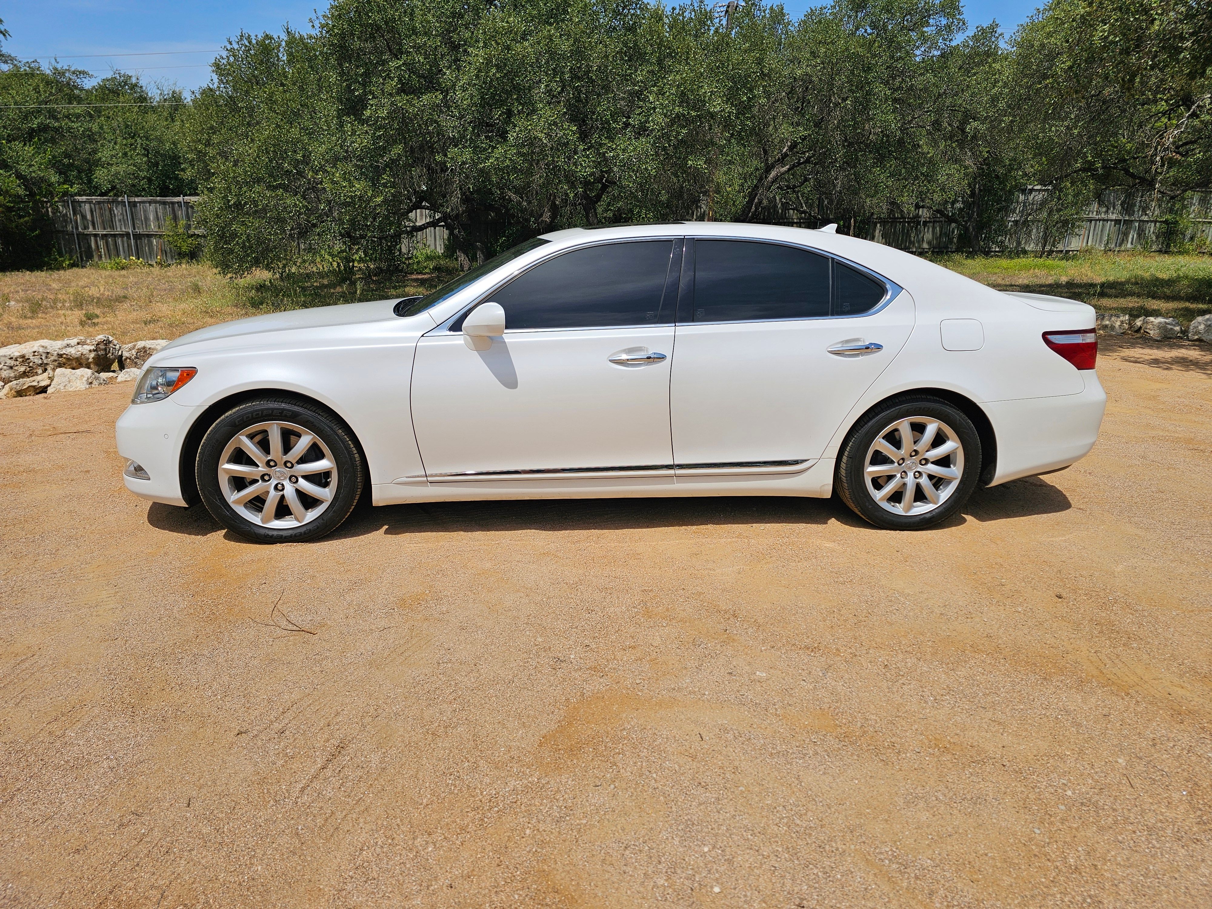 Used 2008 Lexus LS 460 RWD image 1