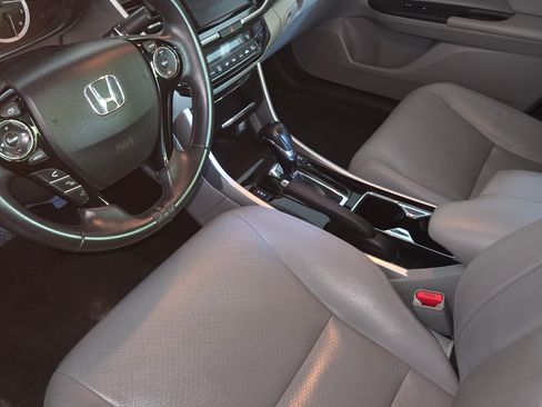 Used 2017 Honda Accord EX-L image 8