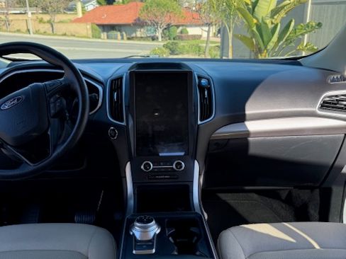 Used 2021 Ford Edge SE w/ Cargo Accessory Package image 14