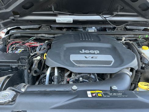 Used 2017 Jeep Wrangler Unlimited Sport w/ Quick Order Package 24S image 5