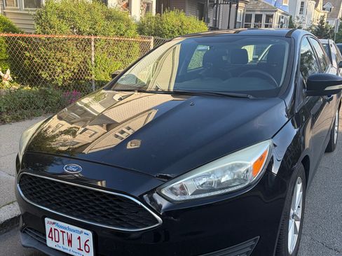 Used 2016 Ford Focus SE FWD image 1
