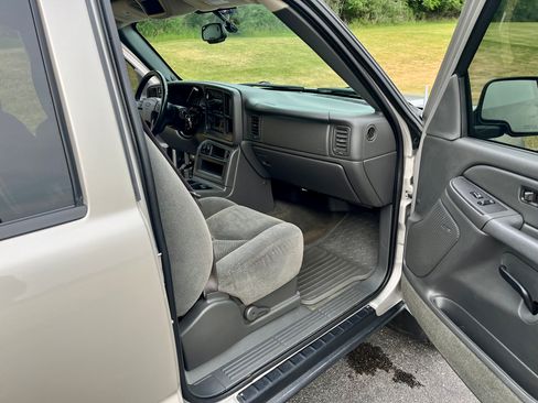 Used 2004 Chevrolet Silverado 1500 4x4 Crew Cab w/ Z71 Convenience Package 1 image 10