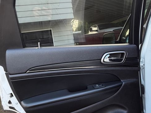 Used 2020 Jeep Grand Cherokee Limited X image 13