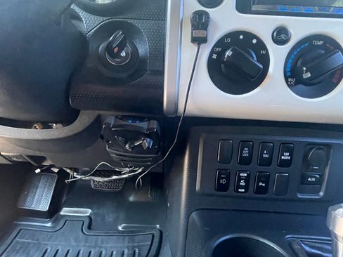 Used 2008 Toyota FJ Cruiser 4WD image 18